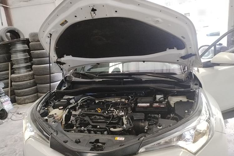 Used Toyota IZOA 2020 2.0L Yi Xiang CARE Engine Bay