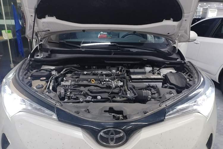 Used Toyota IZOA 2020 2.0L Yi Xiang CARE Engine Bay