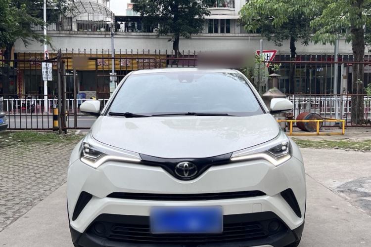 Used Toyota IZOA 2020 2.0L Yichi Version Exterior 1