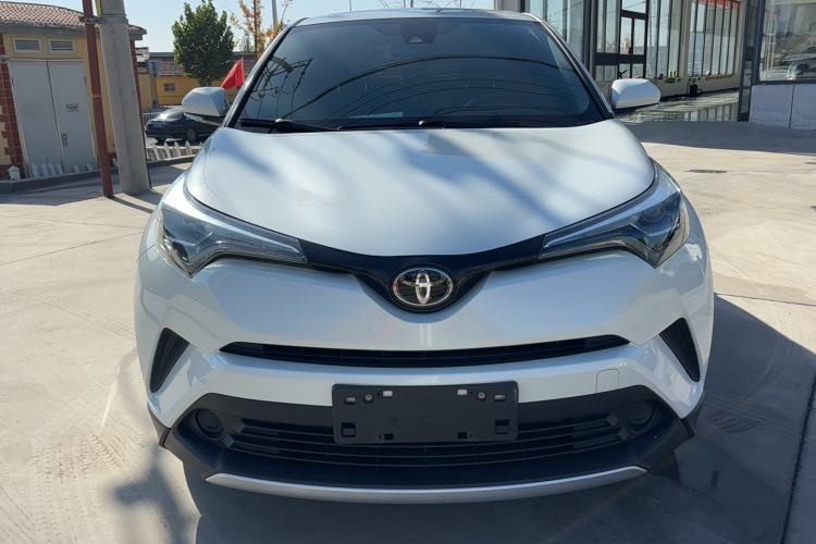 Used Toyota IZOA 2020 2.0L Yichi Version Exterior 1
