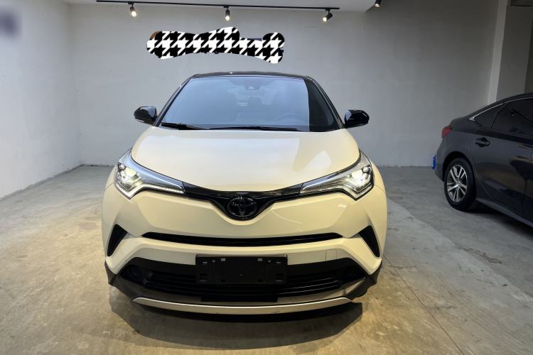 Used Toyota IZOA 2020 2.0L Yichi Version Exterior 1