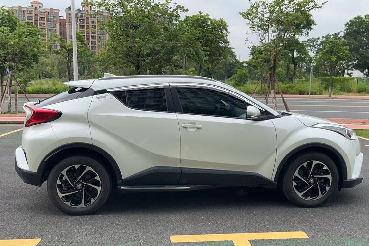 Used Toyota IZOA 2020 2.0L Enjoy Edition Exterior 2