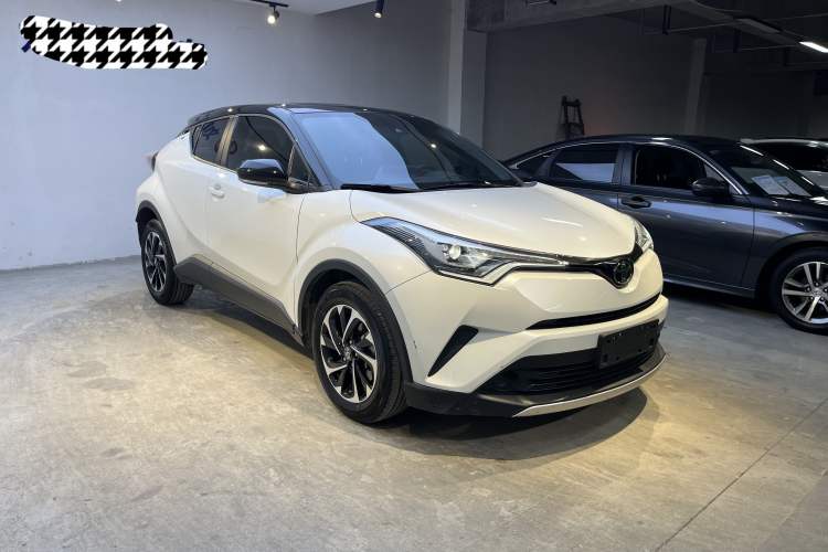 Used Toyota IZOA 2020 2.0L Yichi Version Exterior 2