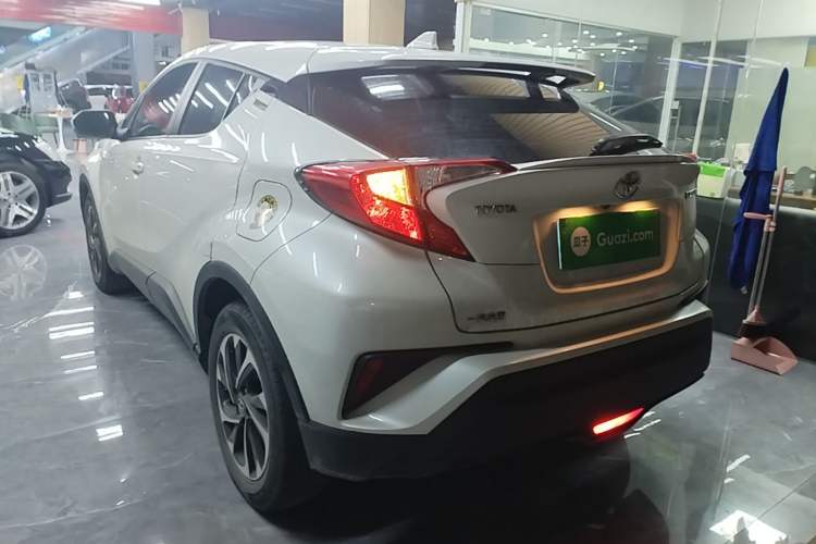 Used Toyota IZOA 2020 2.0L Yi Xiang CARE Exterior 2