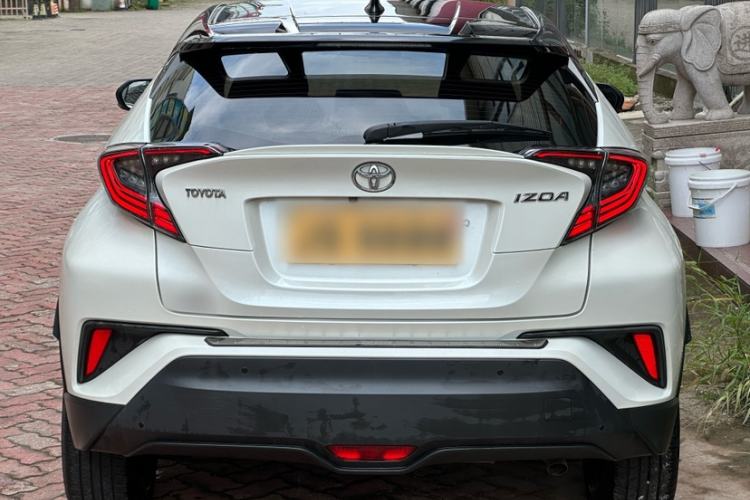 Used Toyota IZOA 2020 2.0L Yichi Version Exterior 3