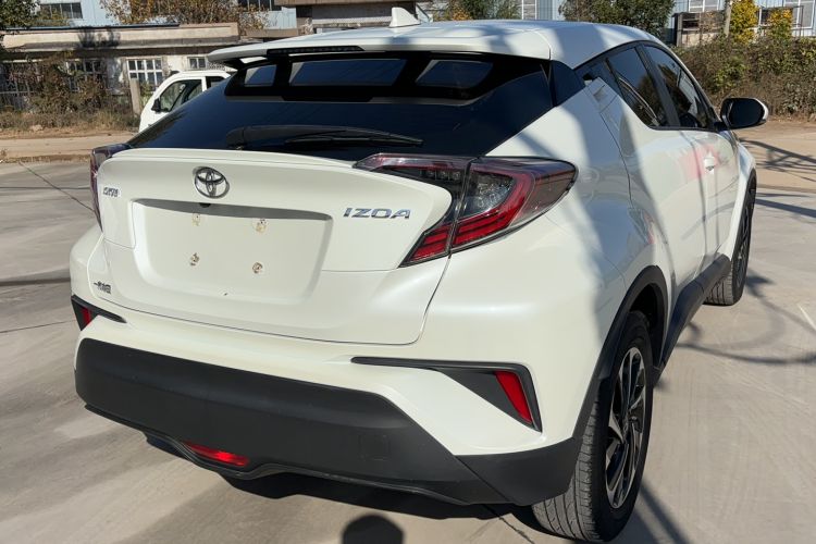 Used Toyota IZOA 2020 2.0L Yichi Version Exterior 3