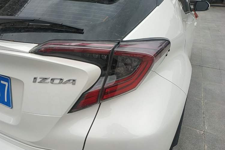 Used Toyota IZOA 2020 2.0L Yichi Version Exterior 3