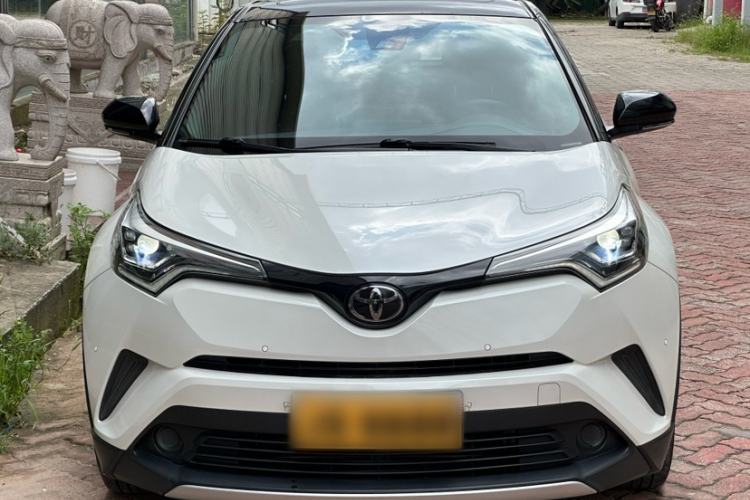 Used Toyota IZOA 2020 2.0L Yichi Version Exterior 4
