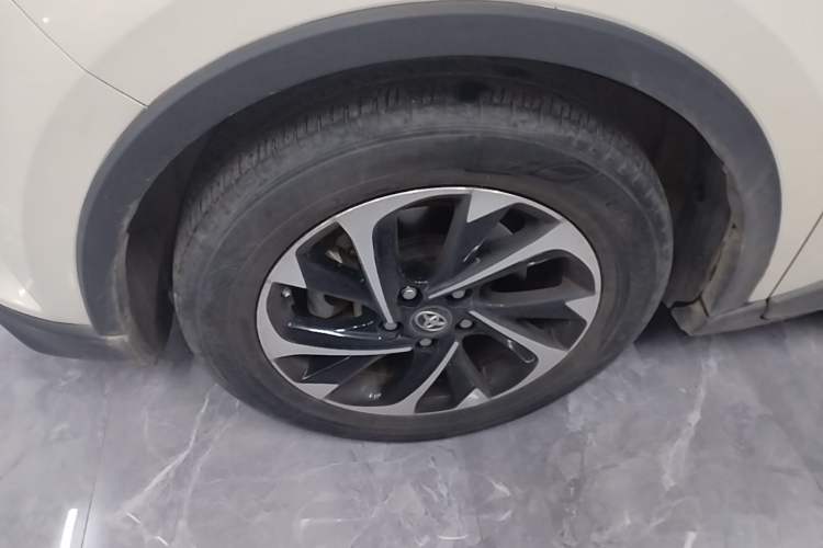 Used Toyota IZOA 2020 2.0L Yi Xiang CARE Exterior 4