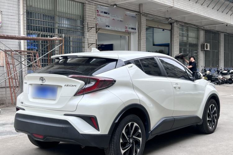Used Toyota IZOA 2020 2.0L Yichi Version Exterior 5