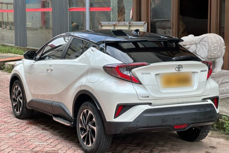 Used Toyota IZOA 2020 2.0L Yichi Version Exterior 5