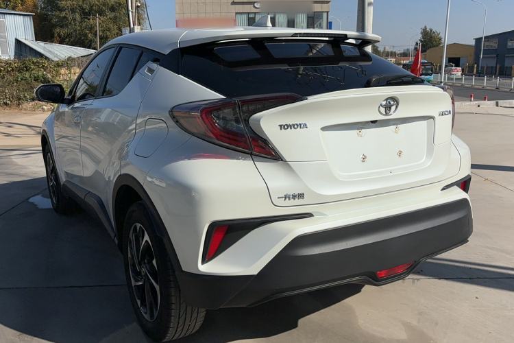Used Toyota IZOA 2020 2.0L Yichi Version Exterior 5
