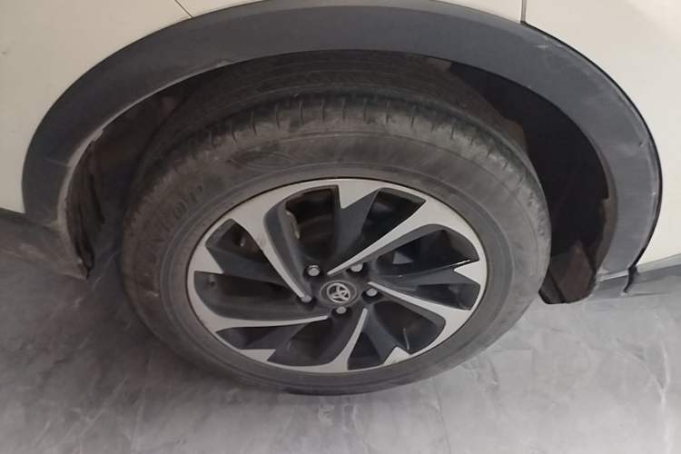 Used Toyota IZOA 2020 2.0L Yi Xiang CARE Exterior 5