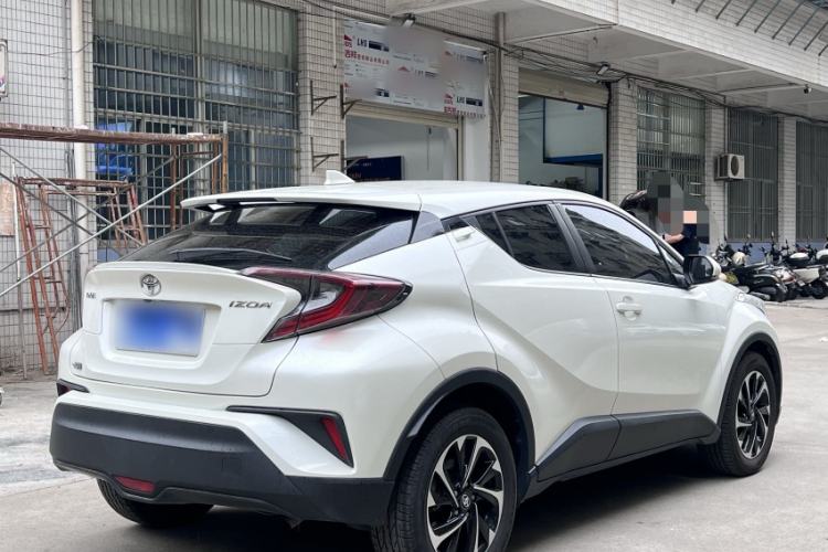Used Toyota IZOA 2020 2.0L Yichi Version Exterior 6