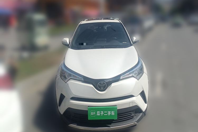Used Toyota IZOA 2020 2.0L Yichi Version Front
