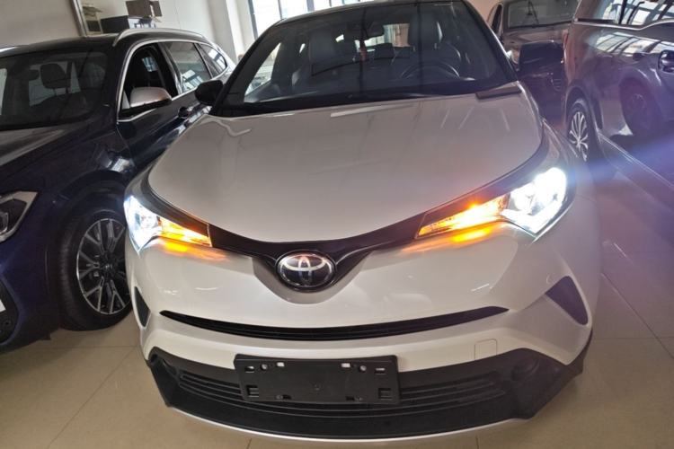 Used Toyota IZOA 2020 2.0L Yi Xiang CARE Front
