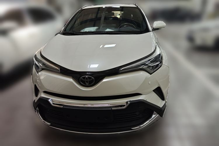 Used Toyota IZOA 2020 2.0L Yichi Version Front