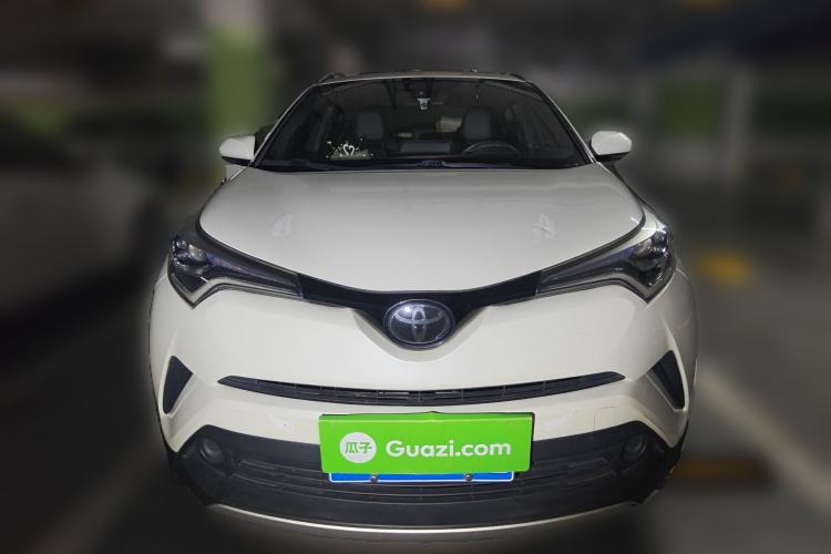 Used Toyota IZOA 2020 2.0L Yichi Version Front