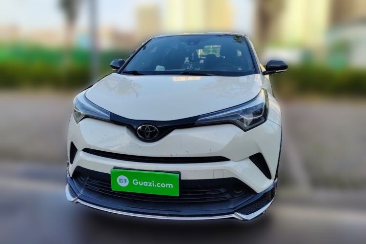 Used Toyota IZOA 2020 2.0L Yichi Version Front