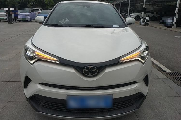 Used Toyota IZOA 2020 2.0L Yichi Version Front