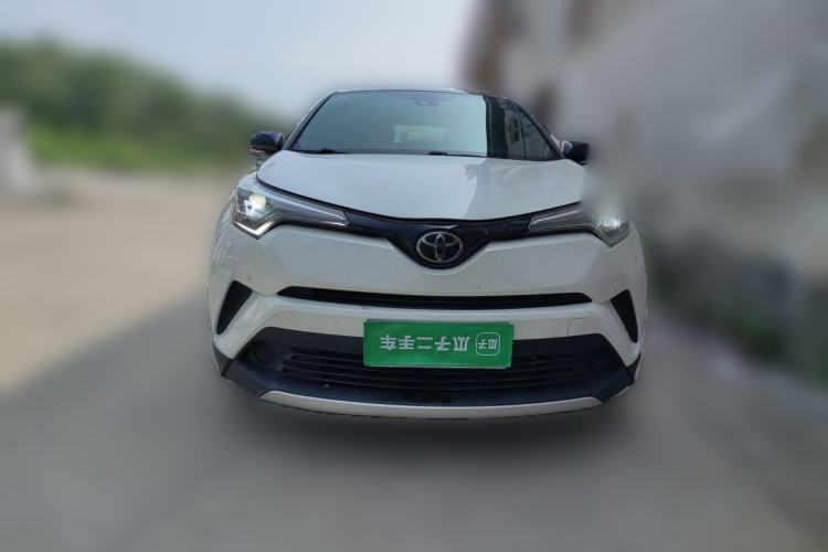 Used Toyota IZOA 2020 2.0L Yichi Version Front