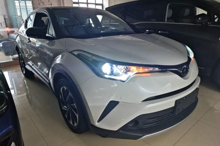 Used Toyota IZOA 2020 2.0L Yi Xiang CARE Front Right 45 Deg