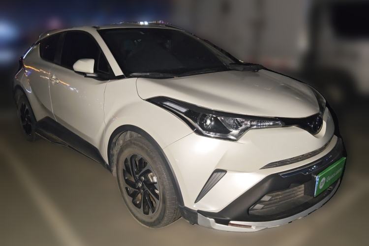 Used Toyota IZOA 2020 2.0L Enjoy Edition Front Right 45 Deg