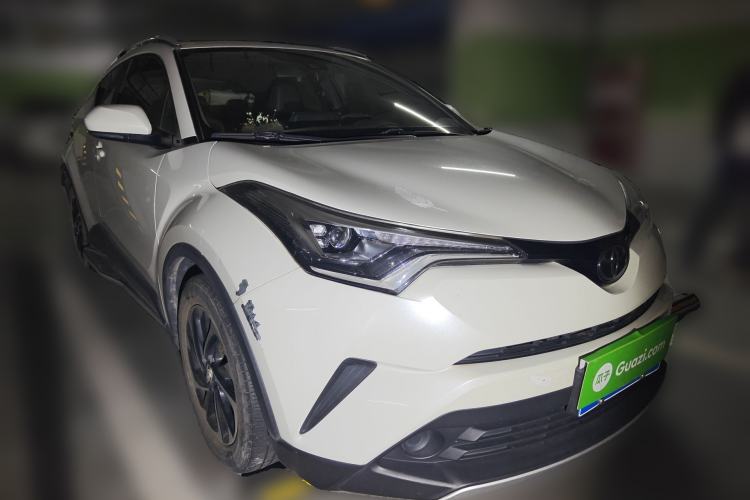 Used Toyota IZOA 2020 2.0L Yichi Version Front Right 45 Deg