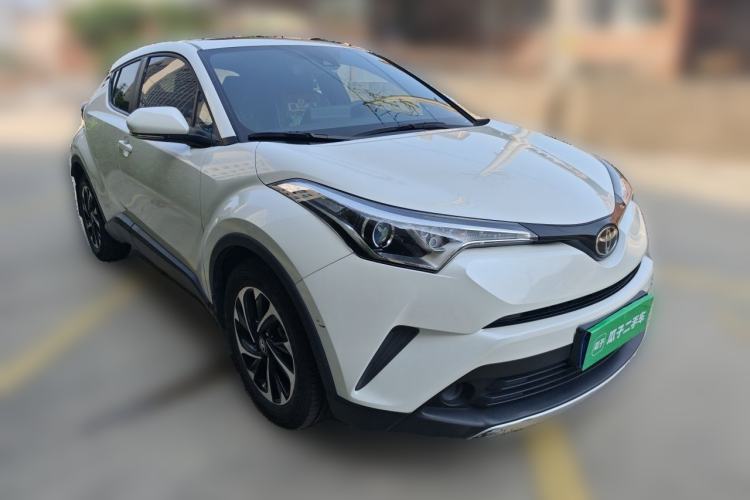 Used Toyota IZOA 2020 2.0L Enjoy Edition Front Right 45 Deg