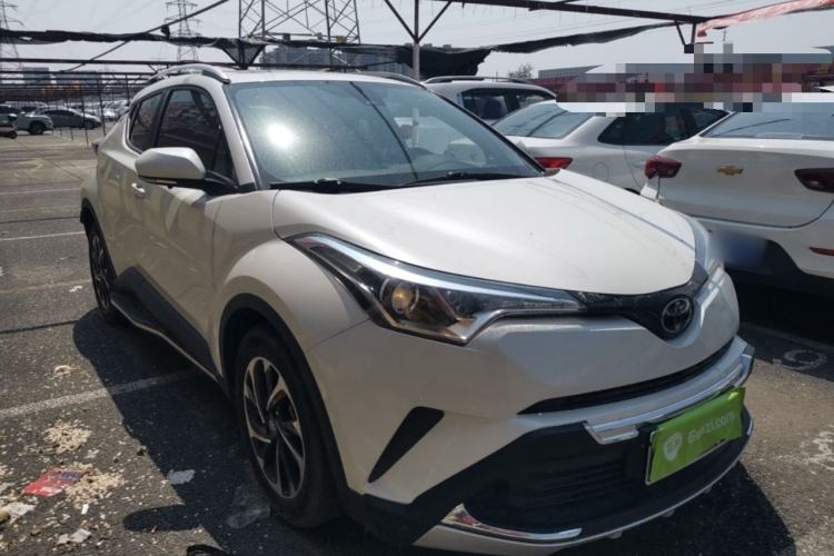 Used Toyota IZOA 2020 2.0L Enjoy Edition Front Right 45 Deg