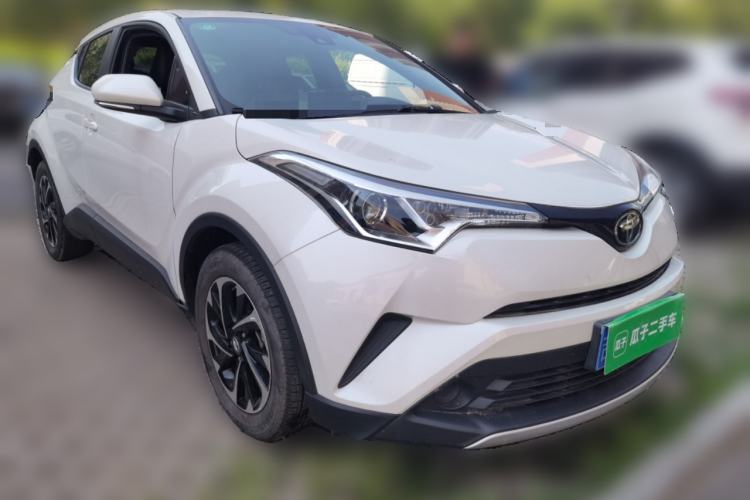 Used Toyota IZOA 2020 2.0L Enjoy Edition Front Right 45 Deg