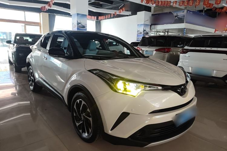 Used Toyota IZOA 2020 2.0L Yi Xiang CARE Front Right 45 Deg