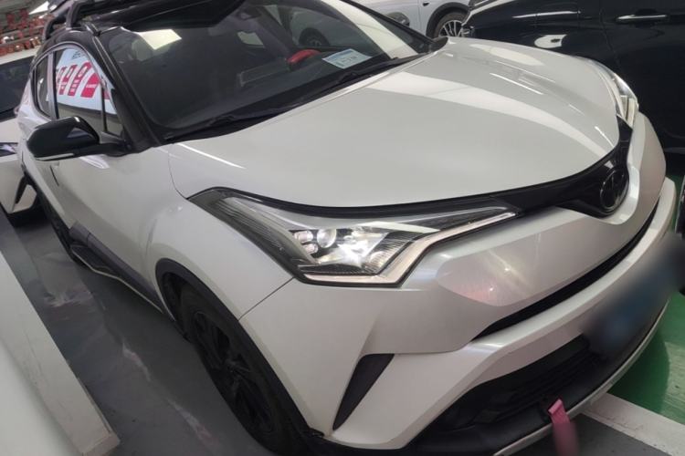 Used Toyota IZOA 2020 2.0L Yichi Version Front Right 45 Deg