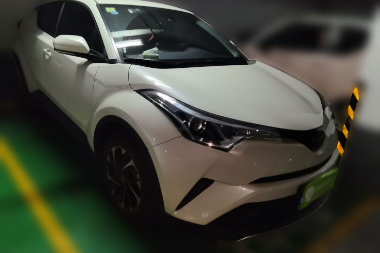 Used Toyota IZOA 2020 2.0L Enjoy Edition Front Right 45 Deg