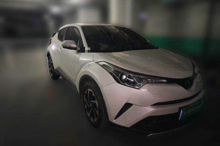 Used Toyota IZOA 2020 2.0L Enjoy Edition Front Right 45 Deg