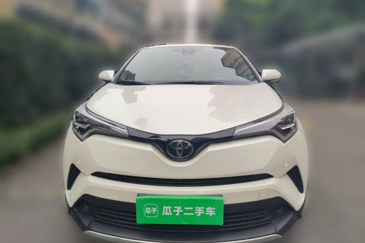 Used Toyota IZOA 2020 2.0L Yichi Version Front