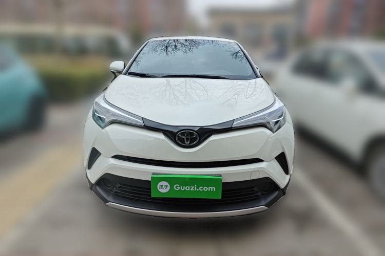 Used Toyota IZOA 2020 2.0L Yichi Version Front