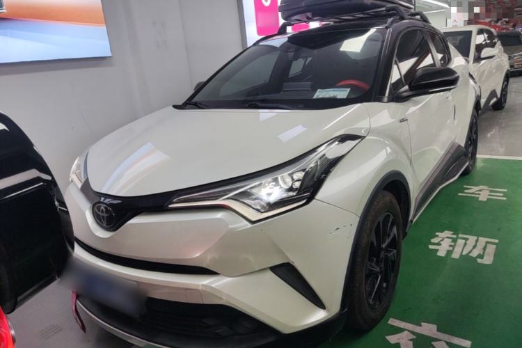 Used Toyota IZOA 2020 2.0L Yichi Version Front