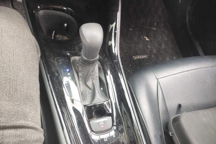 Used Toyota IZOA 2020 2.0L Enjoy Edition Gear Lever
