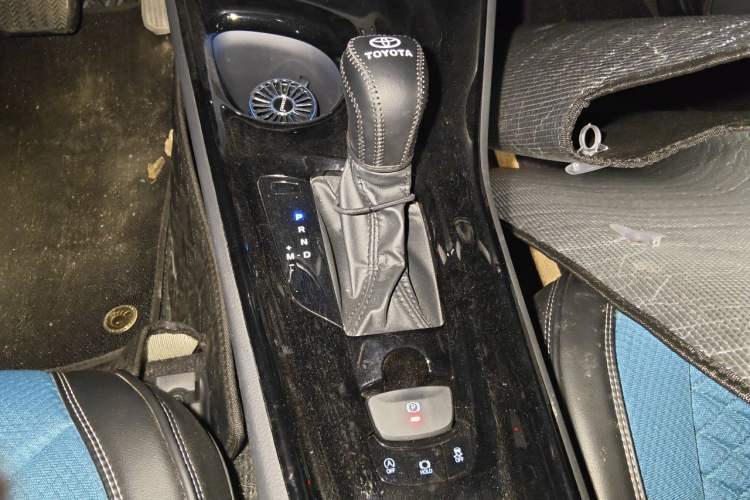 Used Toyota IZOA 2020 2.0L Enjoy Edition Gear Lever