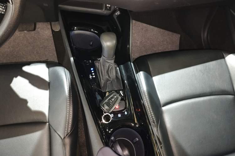 Used Toyota IZOA 2020 2.0L Enjoy Edition Gear Lever