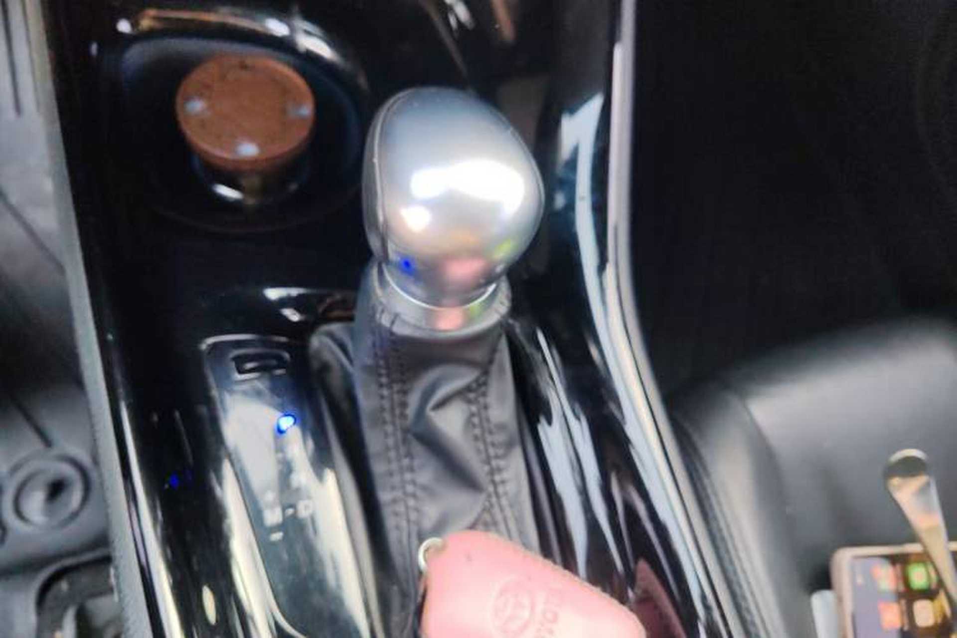 Used Toyota IZOA 2020 2.0L Yichi Version Gear Lever