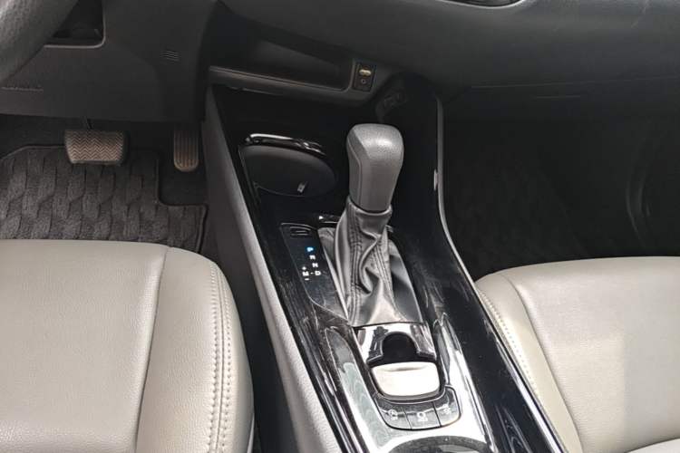 Used Toyota IZOA 2020 2.0L Enjoy Edition Gear Lever