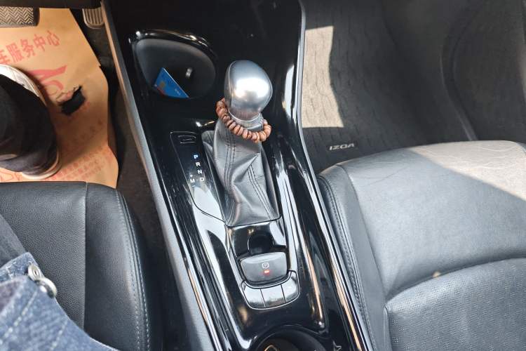 Used Toyota IZOA 2020 2.0L Yidong Edition Gear Lever