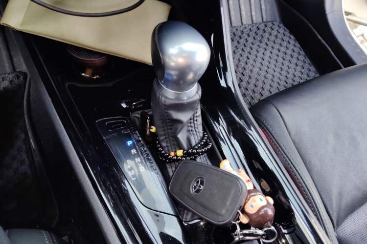 Used Toyota IZOA 2020 2.0L Yichi Version Gear Lever