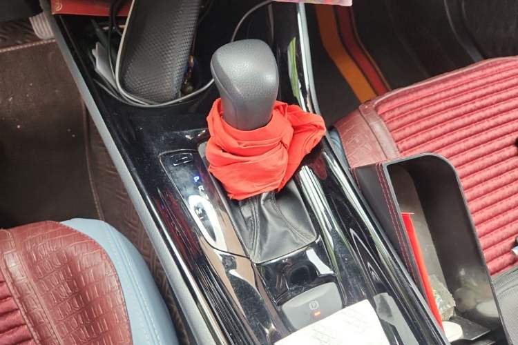 Used Toyota IZOA 2020 2.0L Yi Xiang CARE Gear Lever
