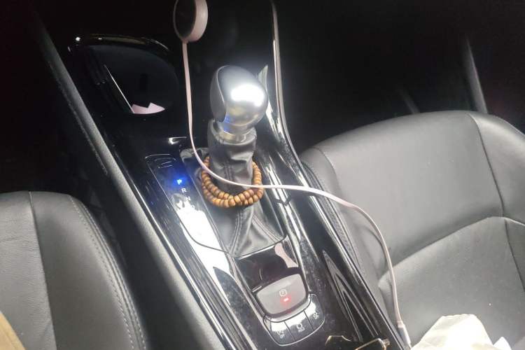 Used Toyota IZOA 2020 2.0L Yichi Version Gear Lever