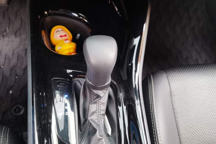 Used Toyota IZOA 2020 2.0L Enjoy Edition Gear Lever