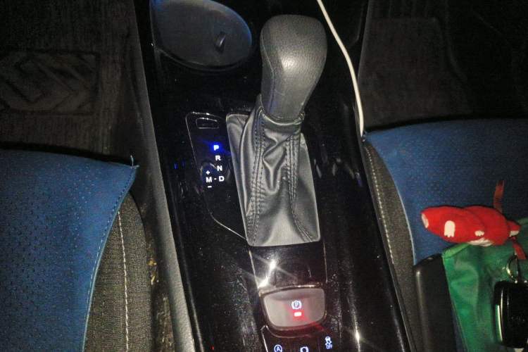 Used Toyota IZOA 2020 2.0L Enjoy Edition Gear Lever