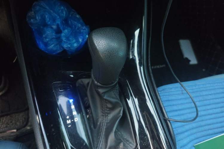 Used Toyota IZOA 2020 2.0L Yi Xiang CARE Gear Lever
